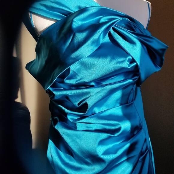 Talbot  Runhof Evening Dress - Picture 2 of 5